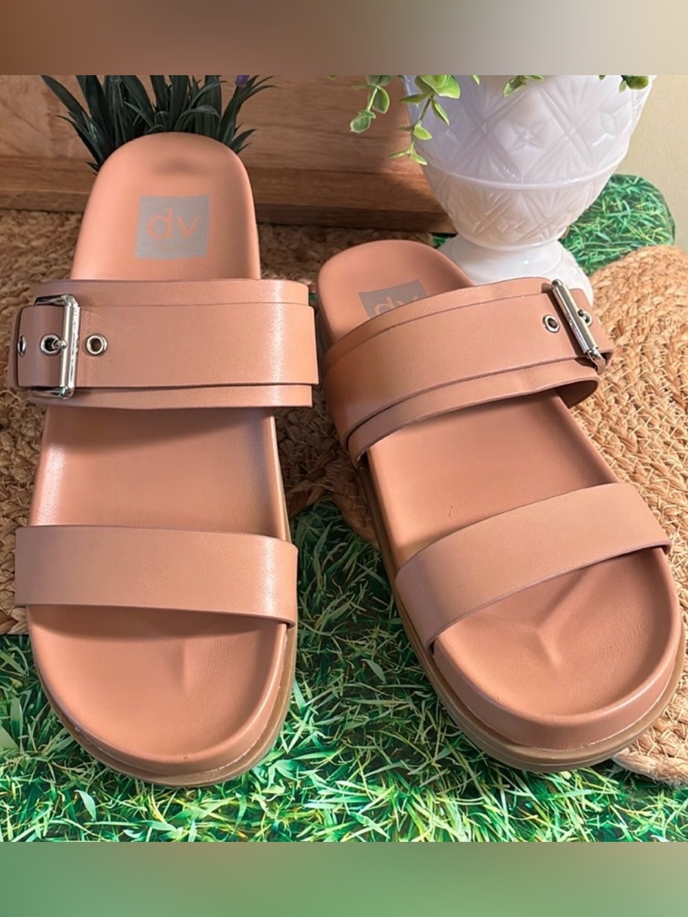 DV by Dolce Vita, Annie, Nude Blush Beige with Silver Buckle Sandals, NWOT
